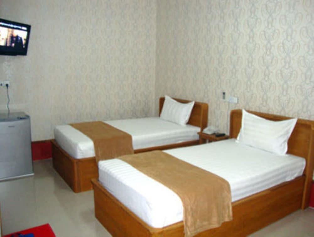 Aung Tha Pyay Hotel 3 Rangoon Buitenkant foto