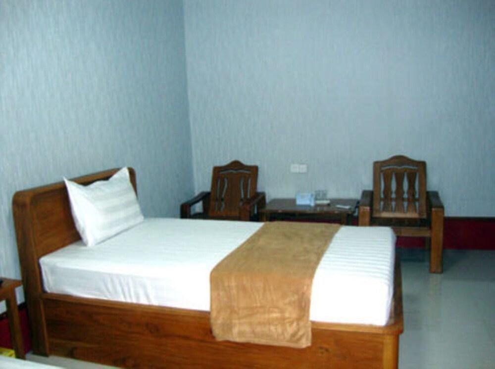 Aung Tha Pyay Hotel 3 Rangoon Buitenkant foto