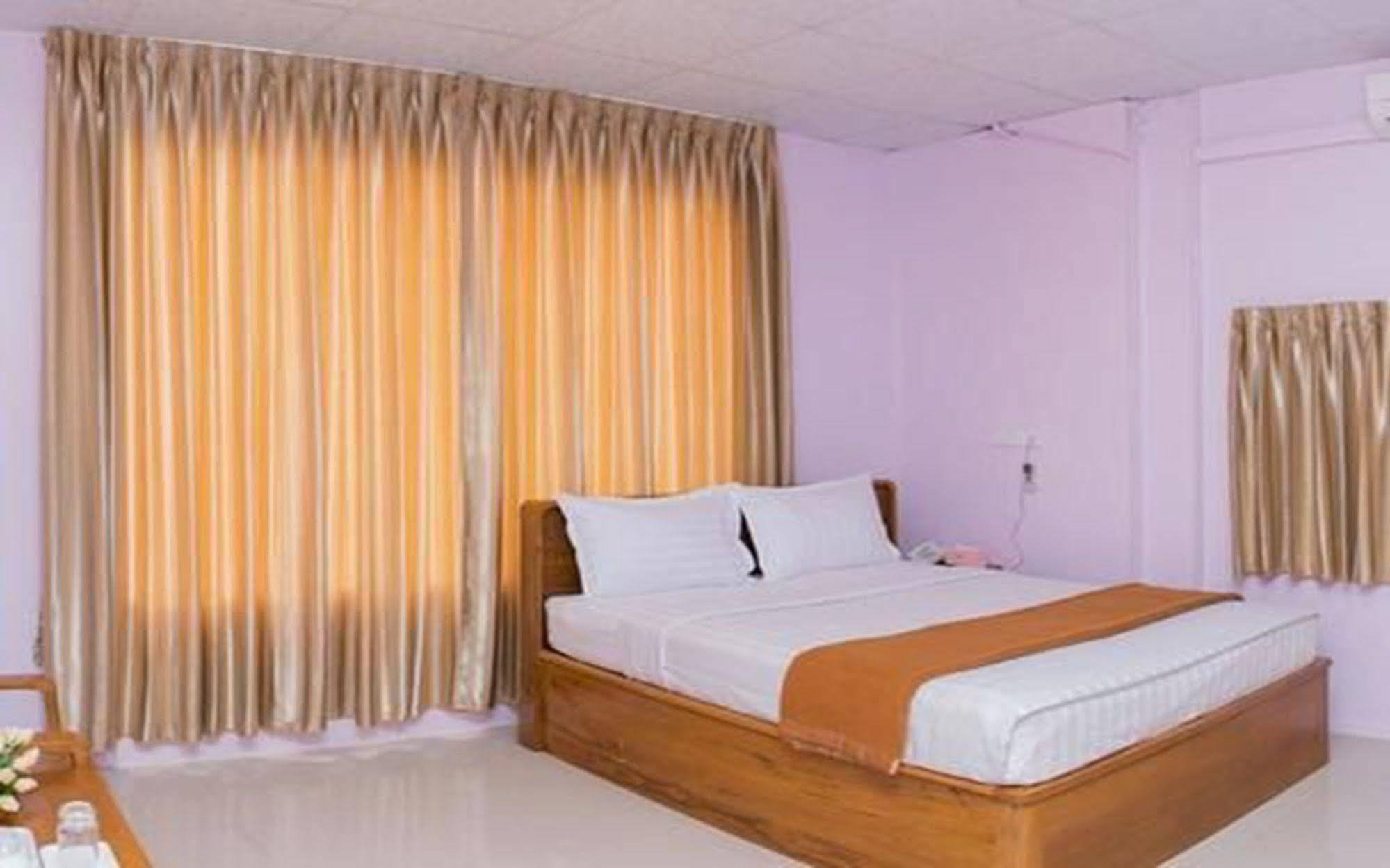 Aung Tha Pyay Hotel 3 Rangoon Buitenkant foto