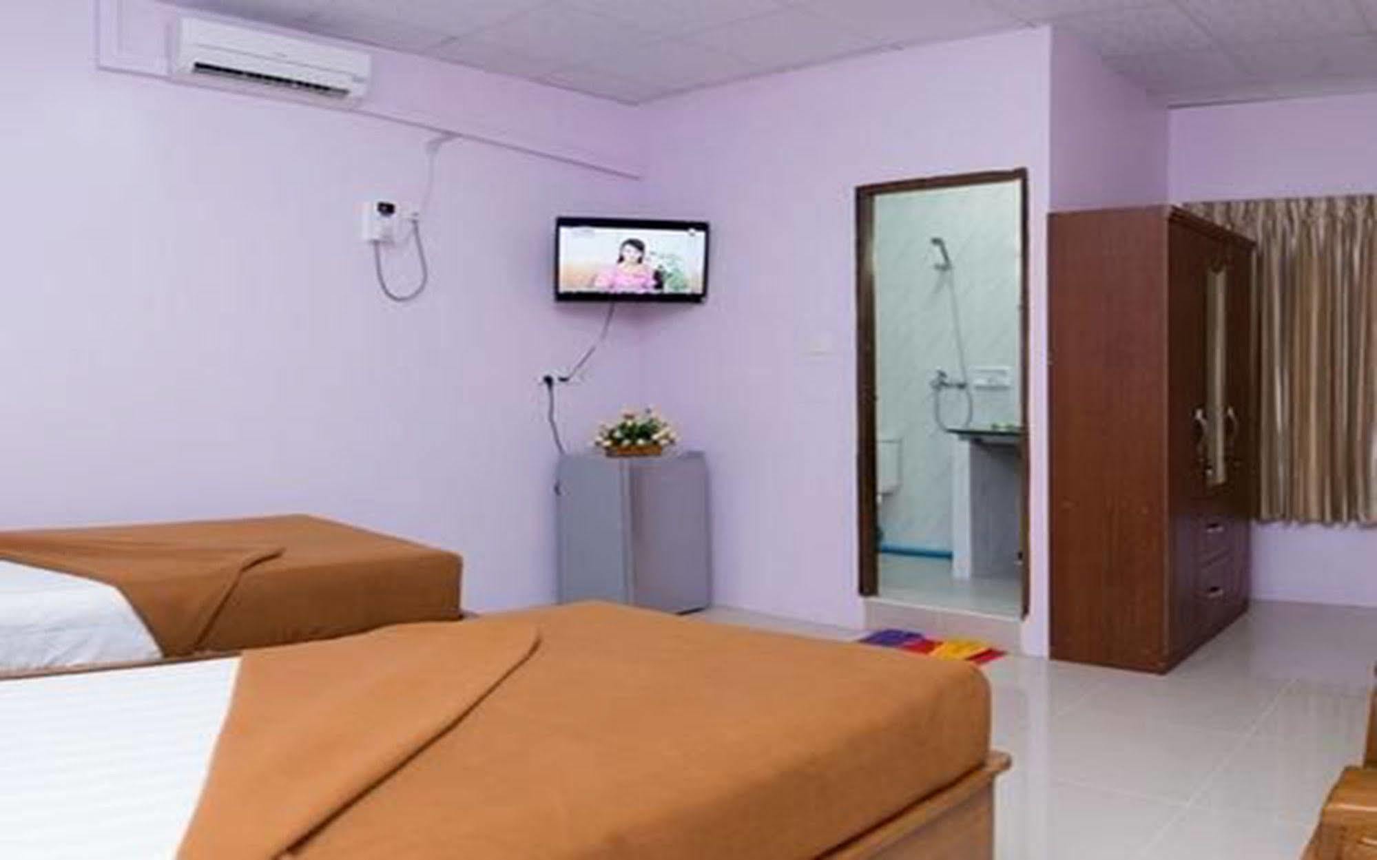 Aung Tha Pyay Hotel 3 Rangoon Buitenkant foto