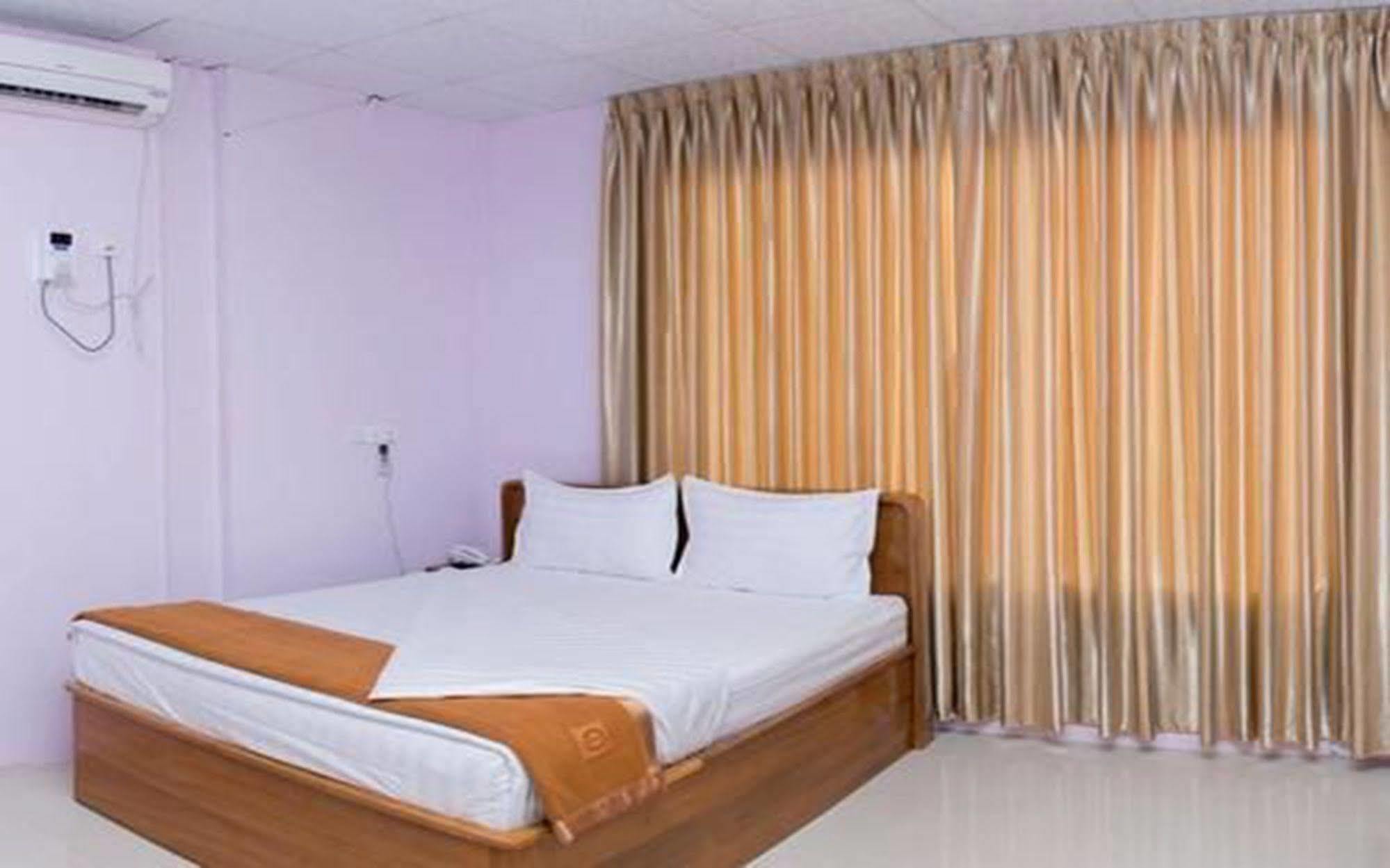 Aung Tha Pyay Hotel 3 Rangoon Buitenkant foto